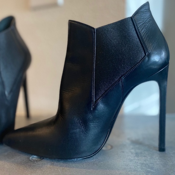 Saint Laurent Paris Chelsea Boots - Picture 9 of 16